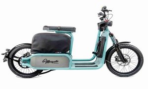 Deux roues électriques. E-TRICKS F01 : Le scooter électrique tout-terrain pour les aventuriers<br />
L'E-TRICKS F01 est un scooter électrique tout-terrain conçu pour les amateurs de sensations fortes. Il est doté d'un moteur puissant de 2 100 W, d'une batterie lithium-ion de 58,8 V 24,5 Ah et de pneus larges de 24 pouces x 4,0 qui lui permettent de rouler sur tous les terrains, y compris le sable, la neige et les terrains accidentés.</p>
<p>Voici quelques-unes des caractéristiques du E-TRICKS F01 :</p>
<p>Moteur puissant : Le moteur de 2 100 W offre des performances exceptionnelles et permet au scooter d'atteindre une vitesse maximale de 45 km/h en mode sport et 25 km/h en mode éco.<br />
Grande autonomie : La batterie de 58,8 V 24,5 Ah offre une autonomie allant jusqu'à 80 km en mode éco et 40 km en mode sport.<br />
Robuste et durable : Le cadre en acier et les pneus larges de 24 pouces x 4,0 rendent le E-TRICKS F01 robuste et durable.<br />
Confortable et pratique : Le scooter est doté d'une selle confortable, d'une suspension avant de 100 mm et de freins à disque hydrauliques pour un freinage puissant et progressif.<br />
Polyvalent : Le E-TRICKS F01 peut être utilisé pour une variété d'activités, y compris le tout-terrain, les déplacements urbains et les loisirs.<br />
Si vous recherchez un scooter électrique puissant, robuste et polyvalent, le E-TRICKS F01 est une excellente option. 